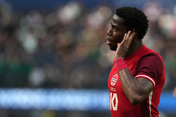 从菜鸟到冠军!大头足球冠军杯励志故事