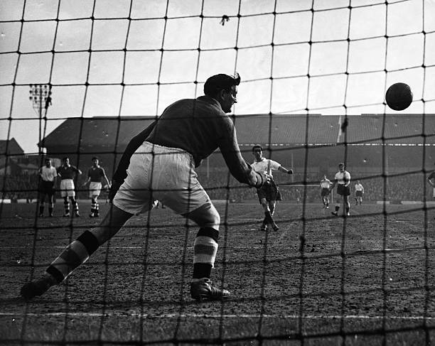 笼式足球场造价与维护费用:一次性投入与长期开销分析