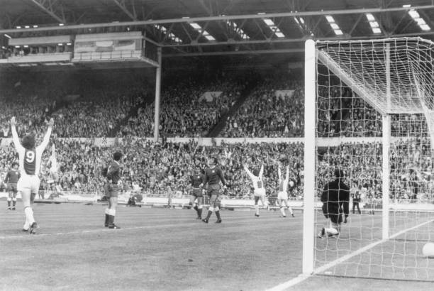 新合同解析:C罗的年薪、肖像权与代言分成