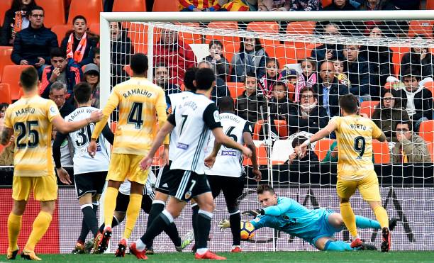 法甲冠军奖杯名称揭秘:你知道它的由来吗?