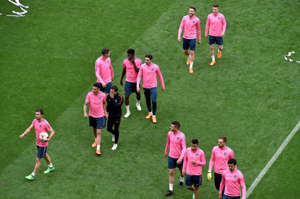 拉菲尼亚的拜仁首秀:球迷期待与教练战术适配性分析