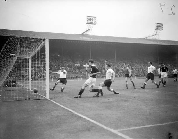 欧冠淘汰赛抽签规则:同组回避与同国回避解析