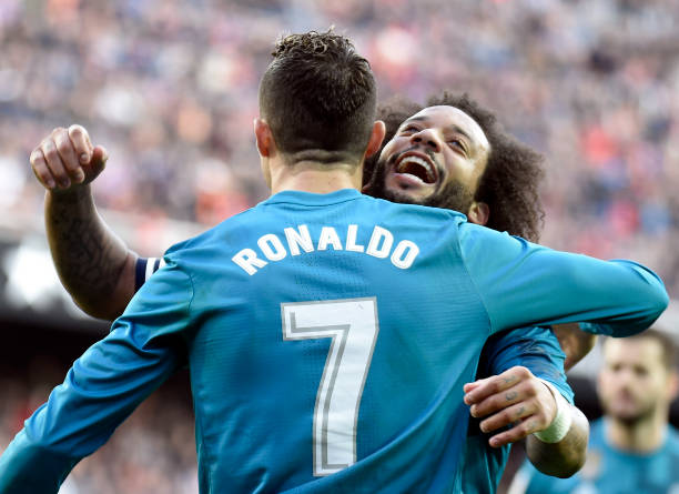 八人制足球322阵型解析:攻防平衡的关键策略