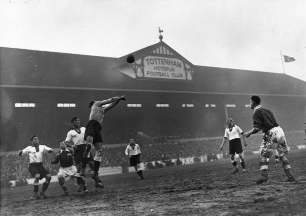 标准足球场 vs 非标准球场:业余与职业比赛场地的区别