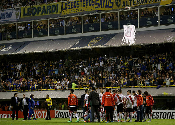 全攻全守阵型中的关键位置与角色分配