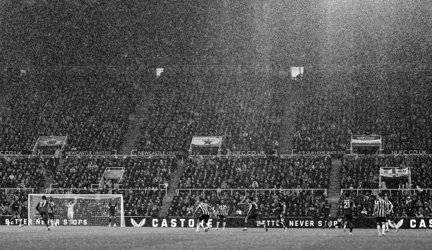 C罗禁区外世界波!门将绝望目送!?