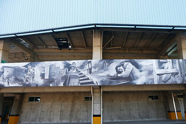 巴黎圣日耳曼天价续约:姆巴佩年薪创足坛新纪录