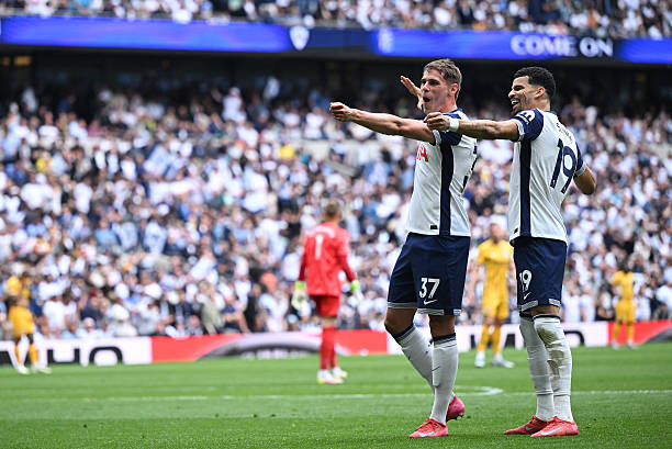 社区足球场建设与运营管理方案:促进全民健身运动发展