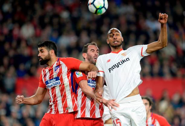 C罗与帕夫洛维奇:两位足球巨星的对比分析