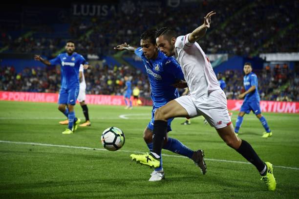 利物浦欧冠首发出炉!萨拉赫领衔,范迪克坐镇后防