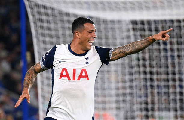 超越进球:C罗助攻能力为何常被低估?技术特点分析