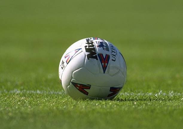 从经典案例看点球补射:规则解读与实战应用