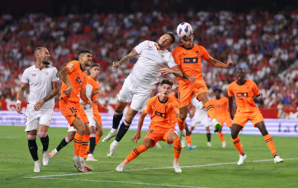 欧冠淘汰赛首回合赛果一览:谁将挺进八强?