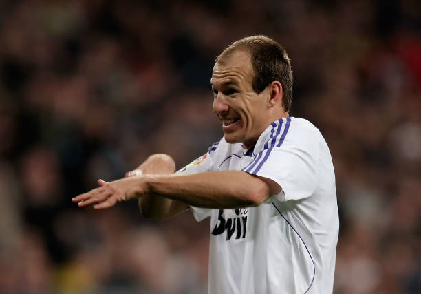 哈兰德背身照刷屏:这就是世界顶级射手的身体素质!