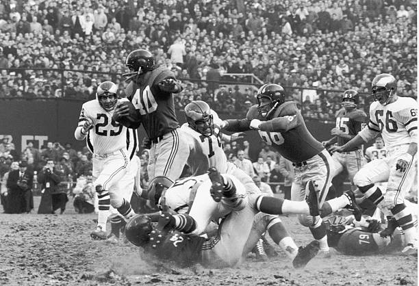 中超最新积分榜:争冠悬念持续,保级大战白热化