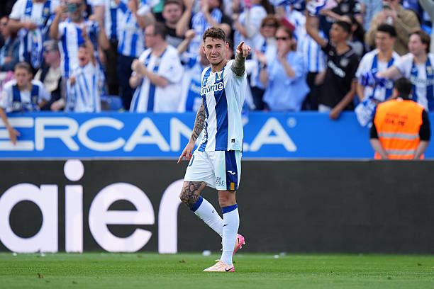 中超第十三轮红黄牌满天飞,多队遭遇停赛危机