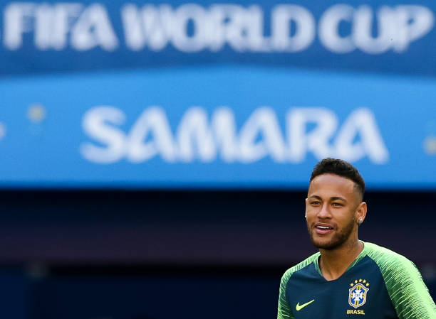 欧冠决赛门票销售火爆,现场观众能否见证历史?