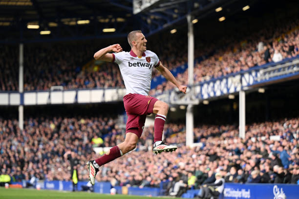 聚焦沙特联赛:深度解析C罗在利雅得胜利的表现与数据。