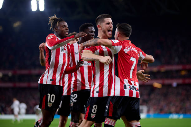 VAR时代下的革新:点球补射规则为何修改?其背后的逻辑是什么?