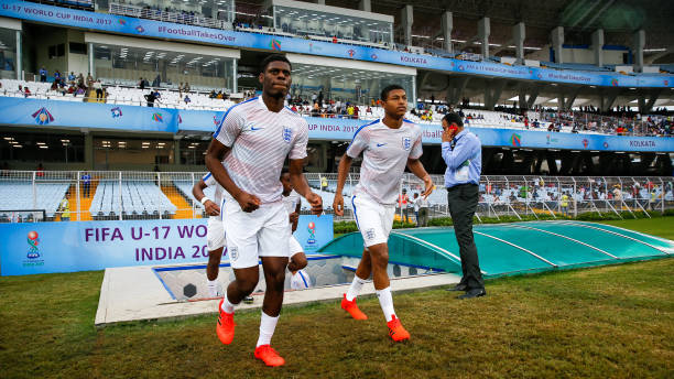 (深入其个人生活和球场之外的贡献)