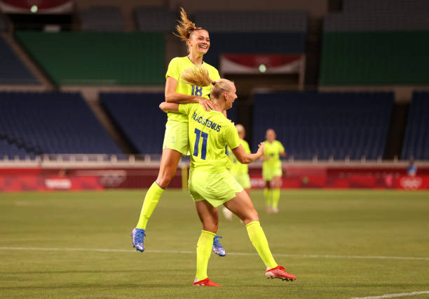 球员必读:禁区手球新规下如何避免不必要的点球判罚?