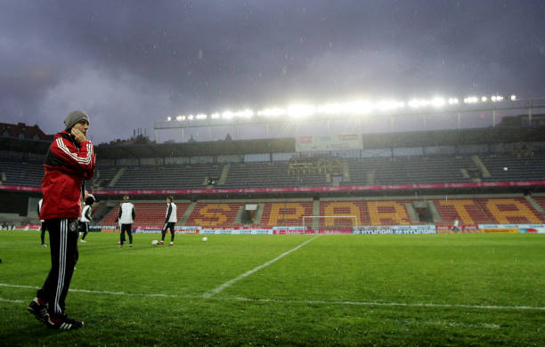 荷兰全攻全守战术:清道夫角色的演变与影响