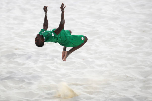 马拉多纳对比梅西和C罗:一个靠天赋,一个靠意志