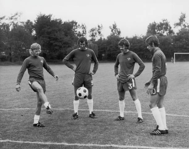 实时更新!今日足球赛程推荐及胜负预测