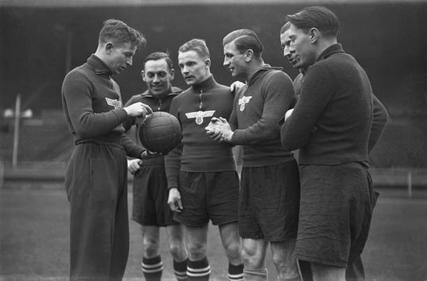 德甲冬窗转会:各队如何通过引援补强阵容