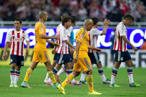 提升球队攻击力:高效边线球发球战术教案