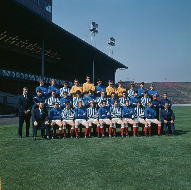 谁打破了前锋垄断,成为第一个后卫足球先生?