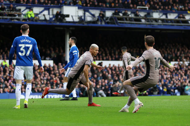 15号球衣:从默默无闻到闪耀绿茵场