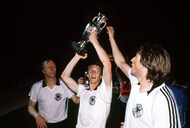 法乙积分榜前两名如何直接晋级法甲?