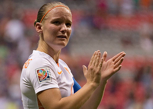 (生活化、指南向,帮助球迷规划观赛时间)