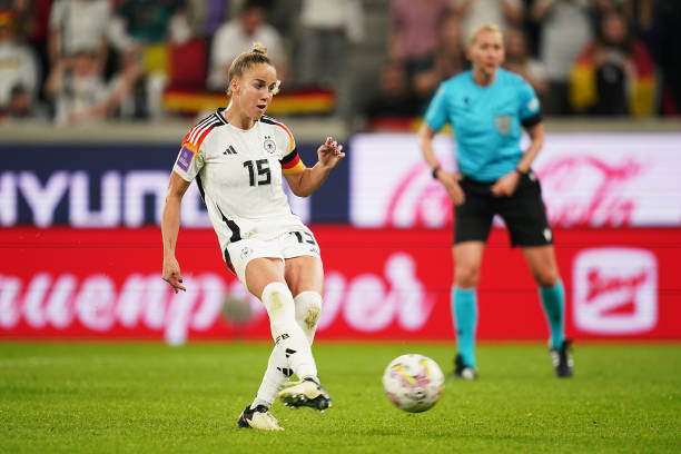 射门力量训练TOP 10:从腿部爆发到核心稳定,一个都不能少