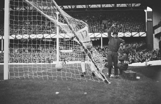 第四官员如何影响比赛?深度解析其幕后工作