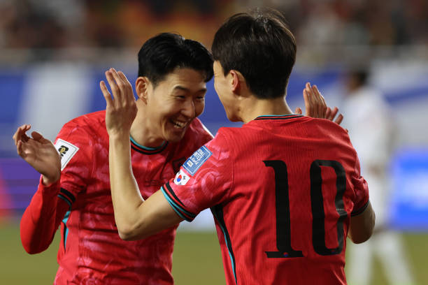 足球比赛中的界外球、角球与球门球规则详解