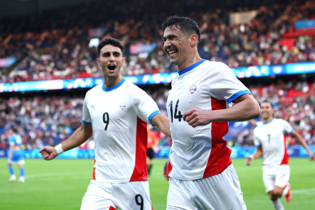 新手必看!实况足球手游防守操作全解析