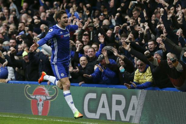 看图说话:踢球时的小插曲