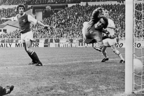 从零开始建足球场:场地规划、施工及预算控制技巧