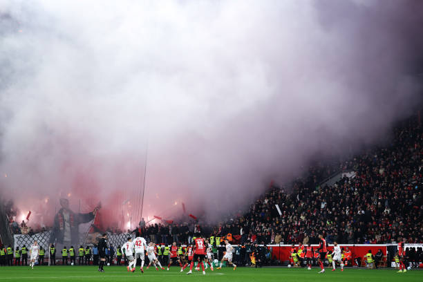 关键对决:莱万面对旧主,能否成为比赛胜负关键?