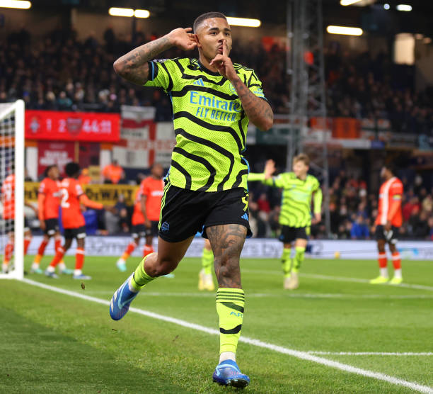 齐达内vs罗纳尔多:世纪对决精彩瞬间