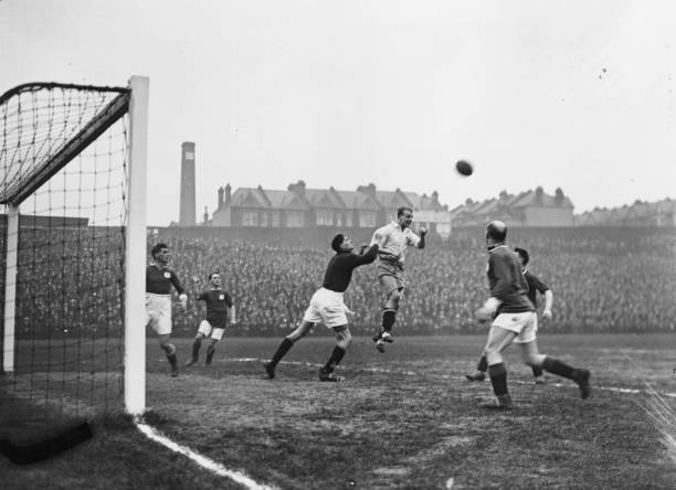 从克洛泽到托雷斯:德国西班牙足球的传奇射手对决