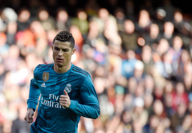 英超赛场现另类庆祝!林加德吹笛子引爆社交媒体