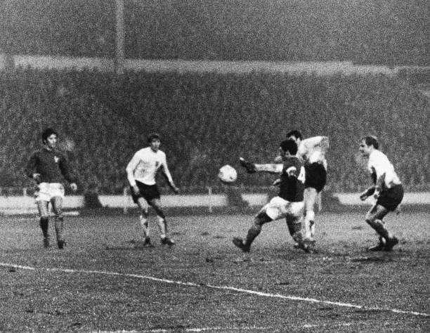 天价合同!姆巴佩的月薪能买多少辆豪车?