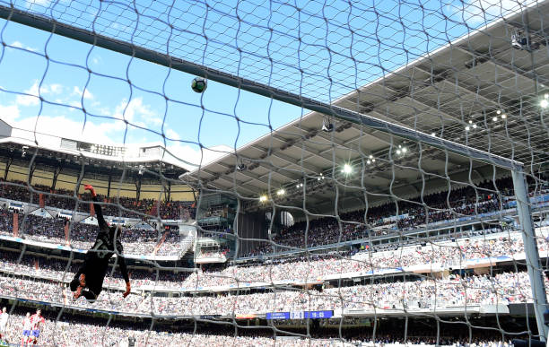 C罗LIVE独家专访:揭秘他的训练秘诀与生涯目标