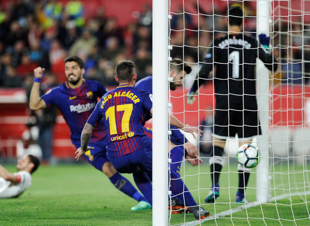 莱万西装大片来袭,谁能拒绝这样的男神?