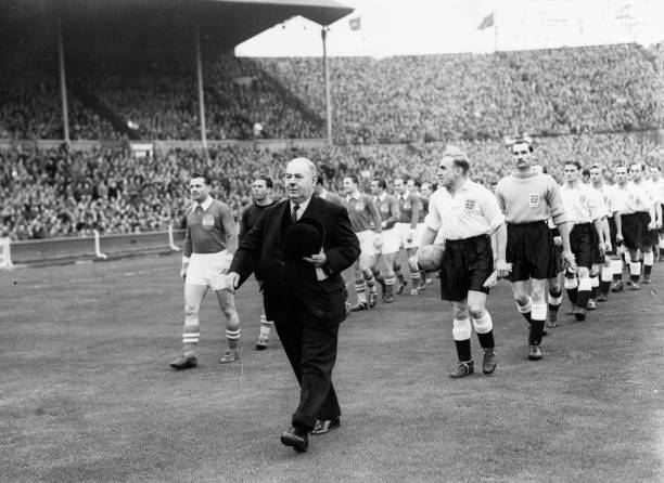 乔治娜并非所有孩子的生母:C罗家庭的复杂关系