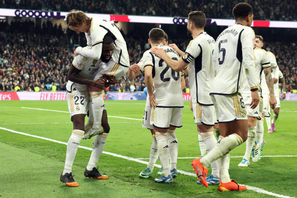 德甲冠军编年史:历年冠军球队及其辉煌时刻