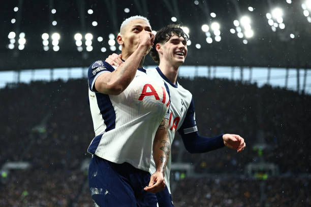 从对手到朋友?齐达内与马特拉齐关系演变全记录